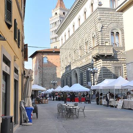 B&B Al Canto Del Cavour Pistoia Bagian luar foto