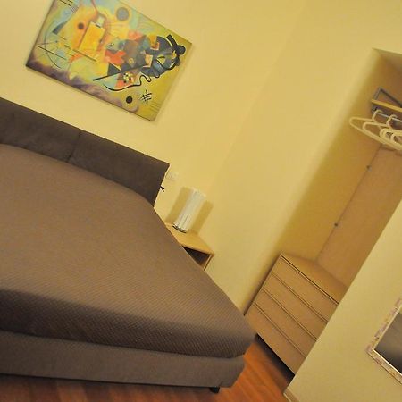 B&B Al Canto Del Cavour Pistoia Bagian luar foto