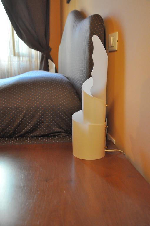 B&B Al Canto Del Cavour Pistoia Ruang foto