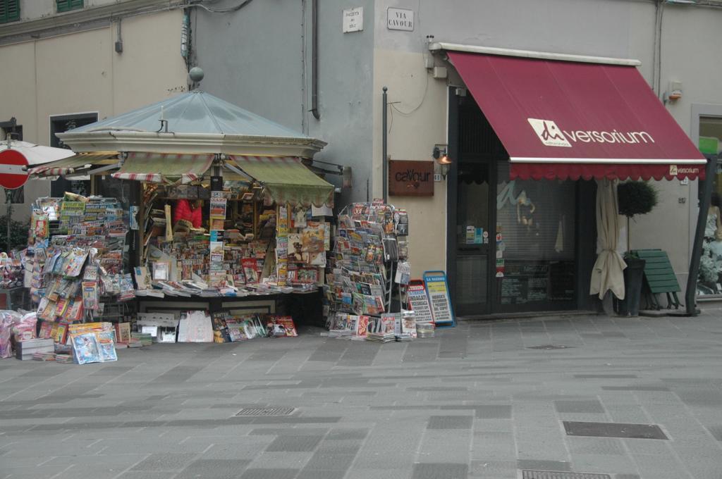 B&B Al Canto Del Cavour Pistoia Bagian luar foto
