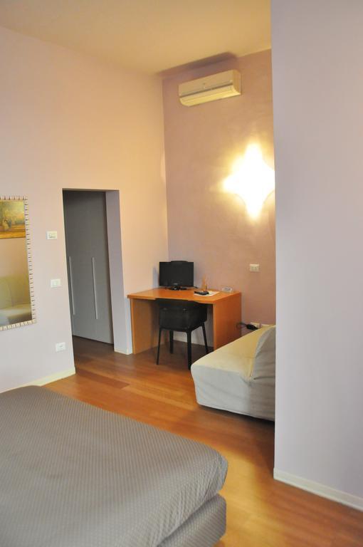 B&B Al Canto Del Cavour Pistoia Ruang foto