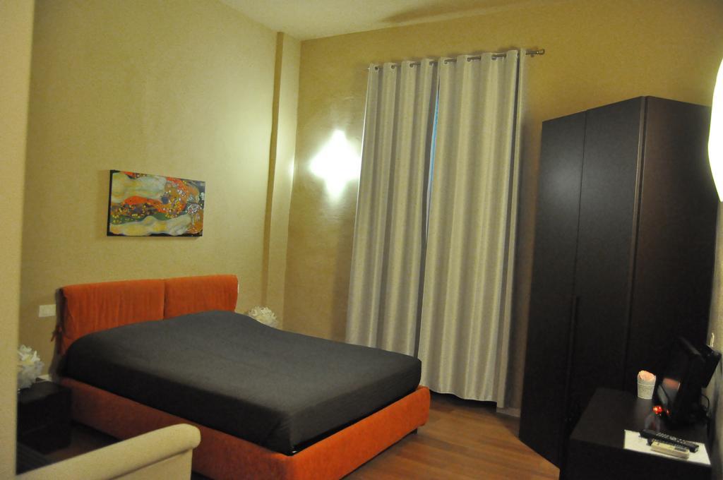 B&B Al Canto Del Cavour Pistoia Ruang foto