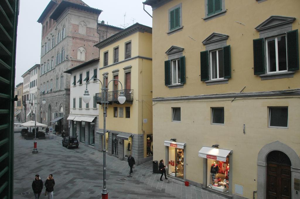 B&B Al Canto Del Cavour Pistoia Bagian luar foto