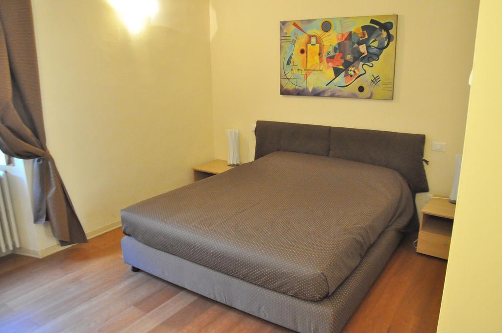 B&B Al Canto Del Cavour Pistoia Bagian luar foto