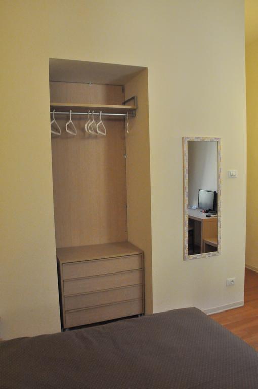 B&B Al Canto Del Cavour Pistoia Bagian luar foto