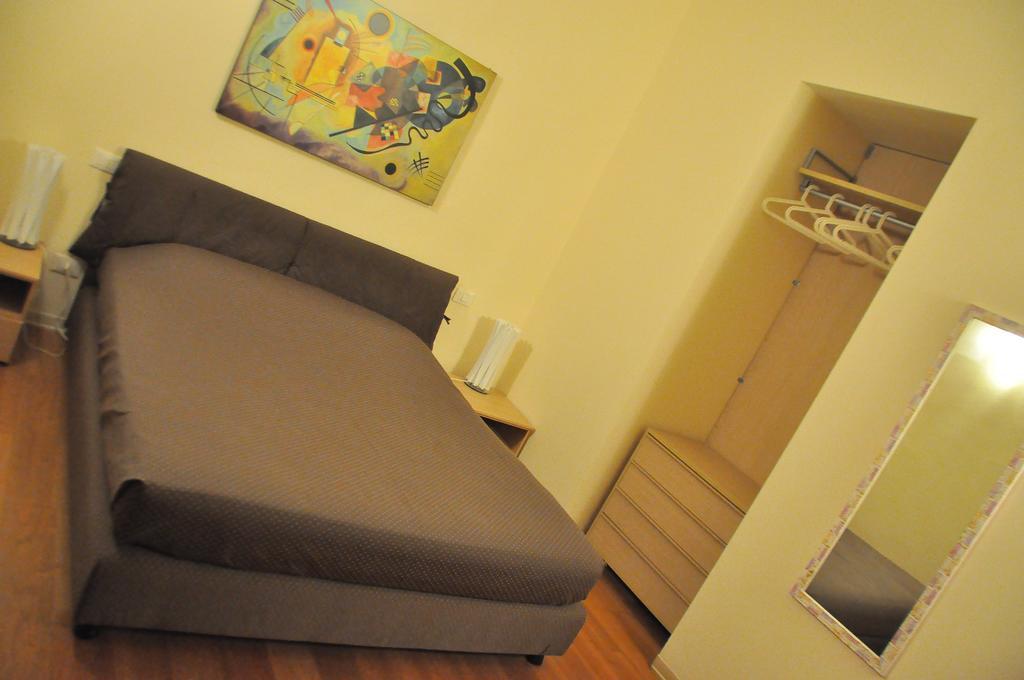 B&B Al Canto Del Cavour Pistoia Bagian luar foto